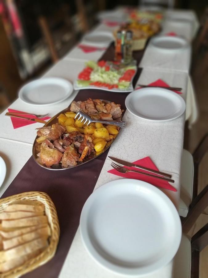 Apartmani I Restoran Sljeme ชาเบลียค ภายนอก รูปภาพ