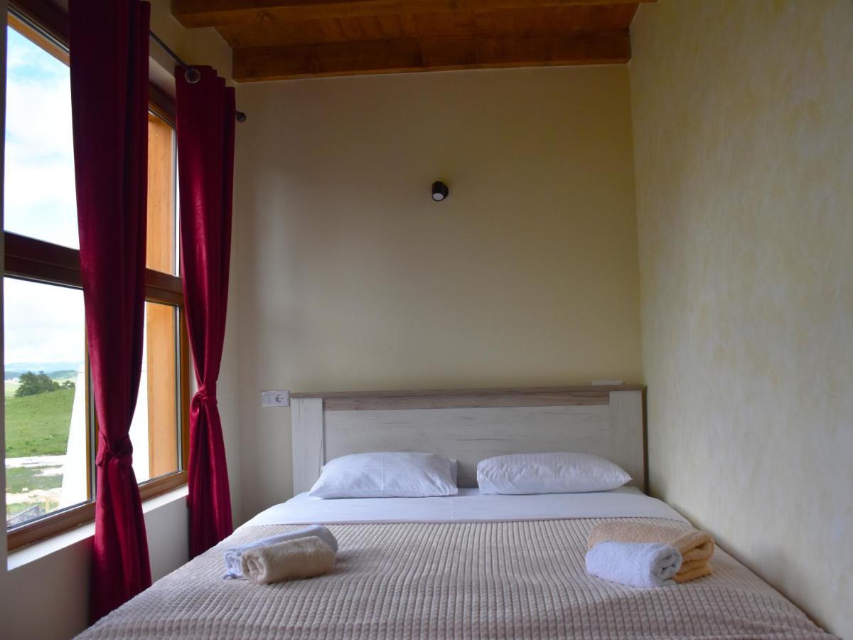 Apartmani I Restoran Sljeme ชาเบลียค ภายนอก รูปภาพ