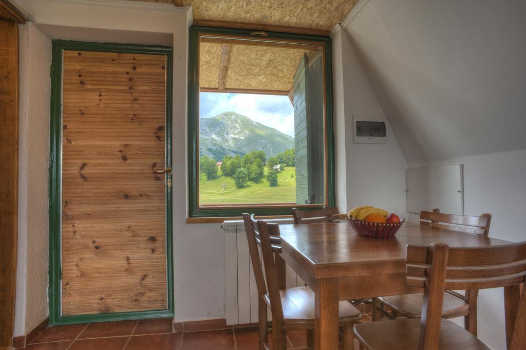 Apartmani I Restoran Sljeme ชาเบลียค ภายนอก รูปภาพ