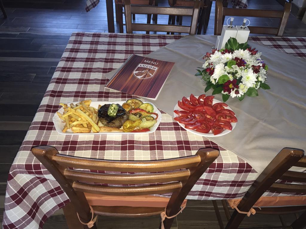 Apartmani I Restoran Sljeme ชาเบลียค ภายนอก รูปภาพ
