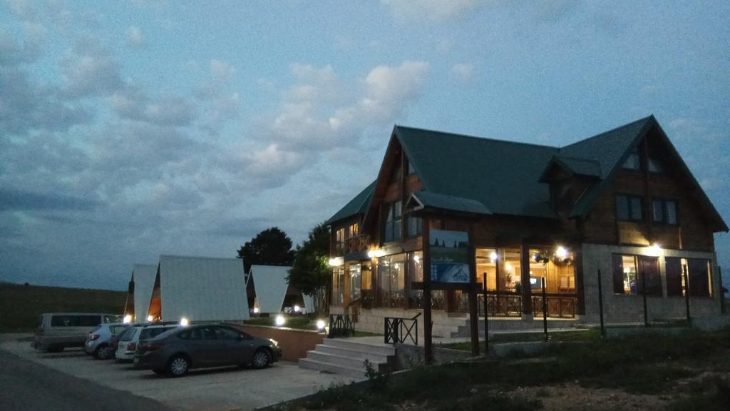 Apartmani I Restoran Sljeme ชาเบลียค ภายนอก รูปภาพ
